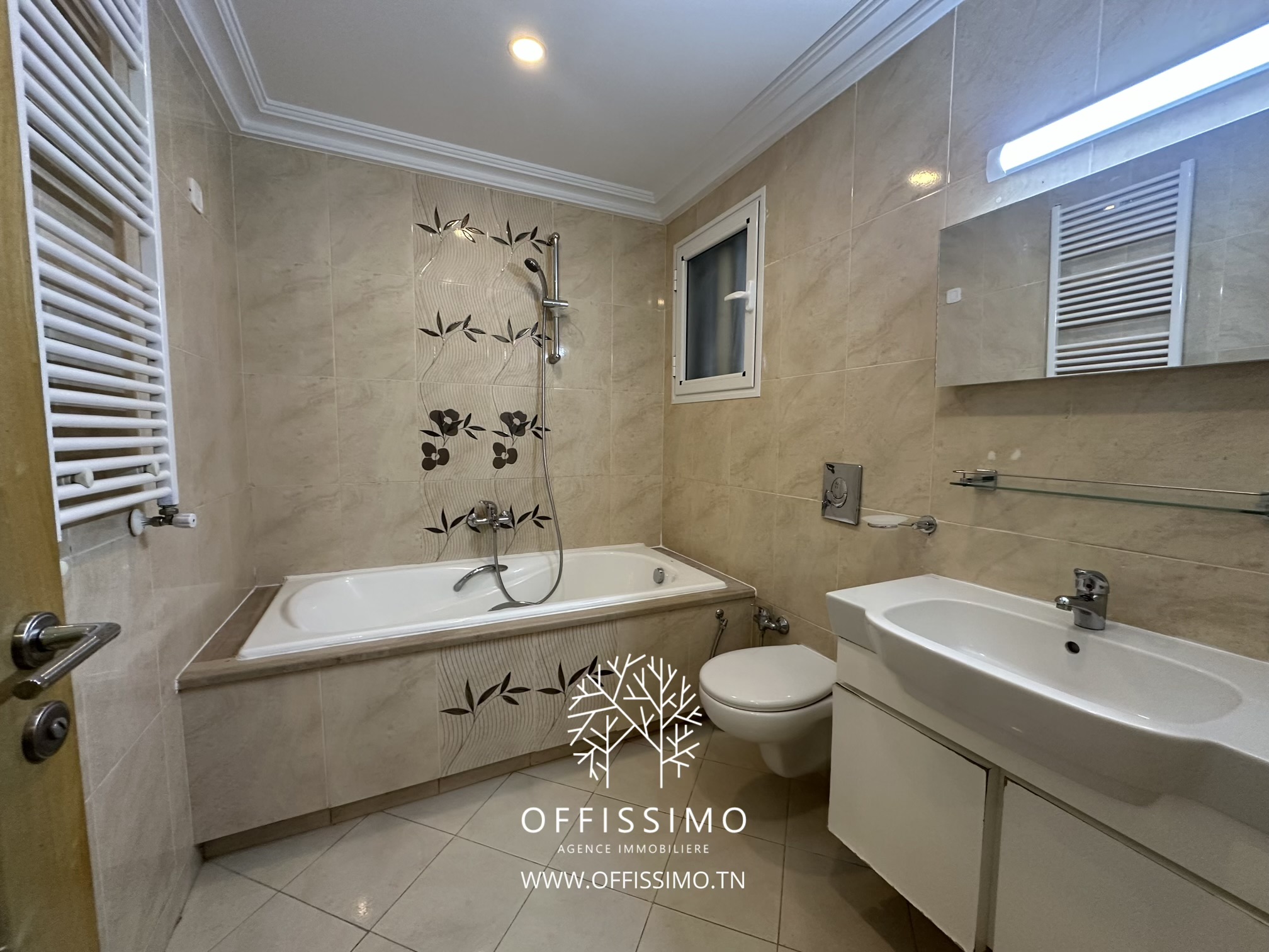 La Marsa&nbsp;Berge Du Lac&nbsp;Location&nbsp;Appart. 4 pi�ces&nbsp;S3 avec jardin et veranda lac 2