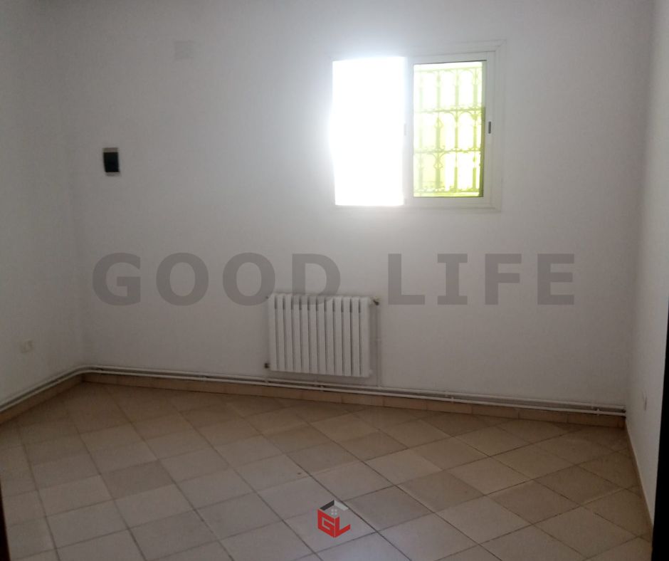 Ariana Ville Borj El Baccouche Location Appart. 4 pices S3  borj baccouche