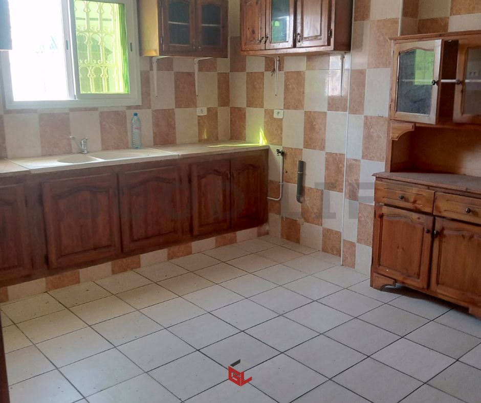 Ariana Ville Borj El Baccouche Location Appart. 4 pices S3  borj baccouche