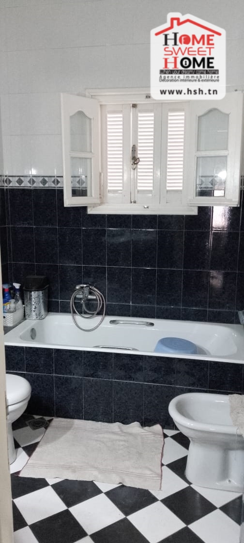 La Marsa Marsa Safsaf Vente Appart. 5 pices+ Immeuble alyce  la marsa