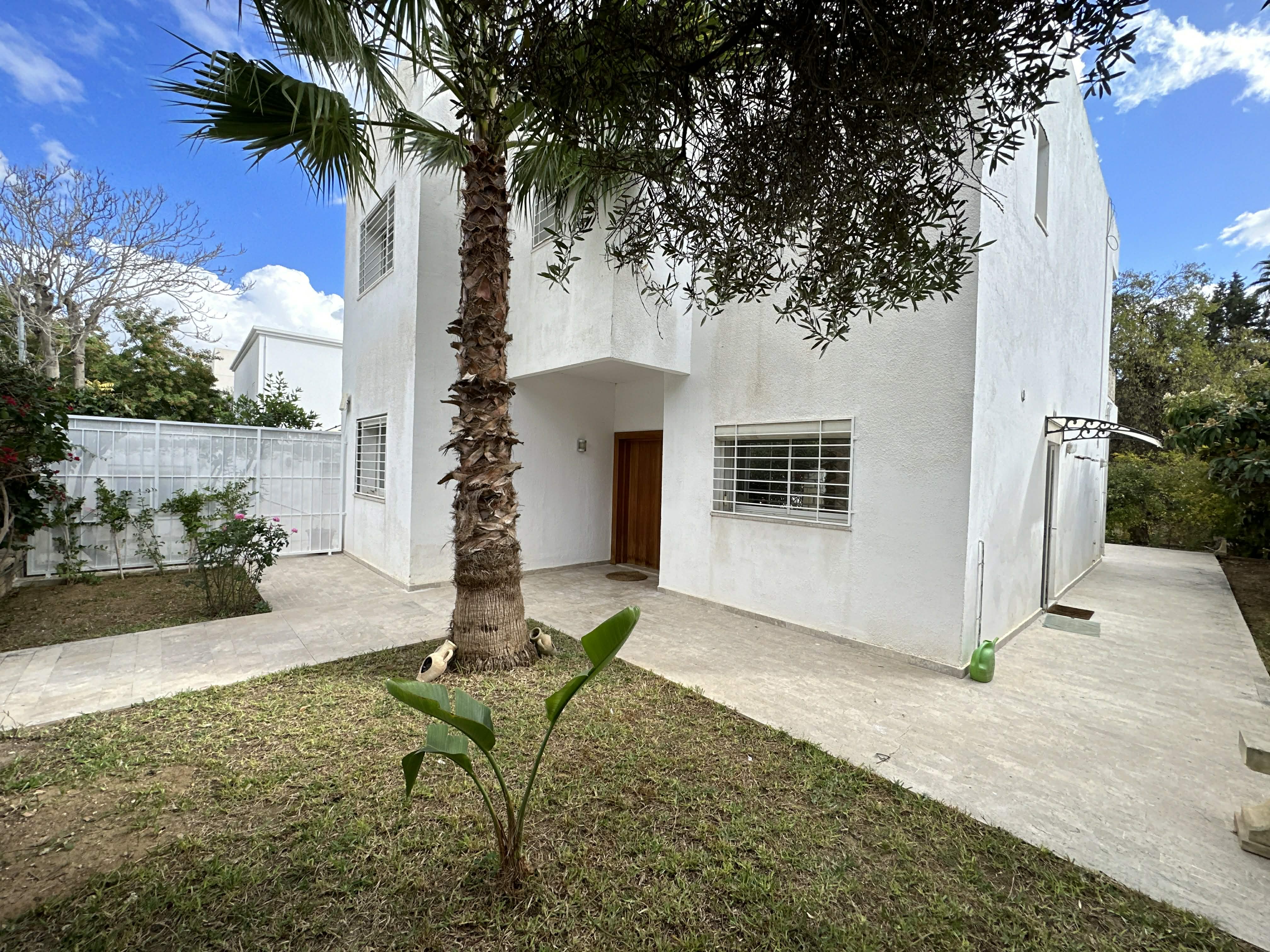 El Menzah Mutuelle Ville Location Maisons Villa s3 avec jardin  mutuelle ville