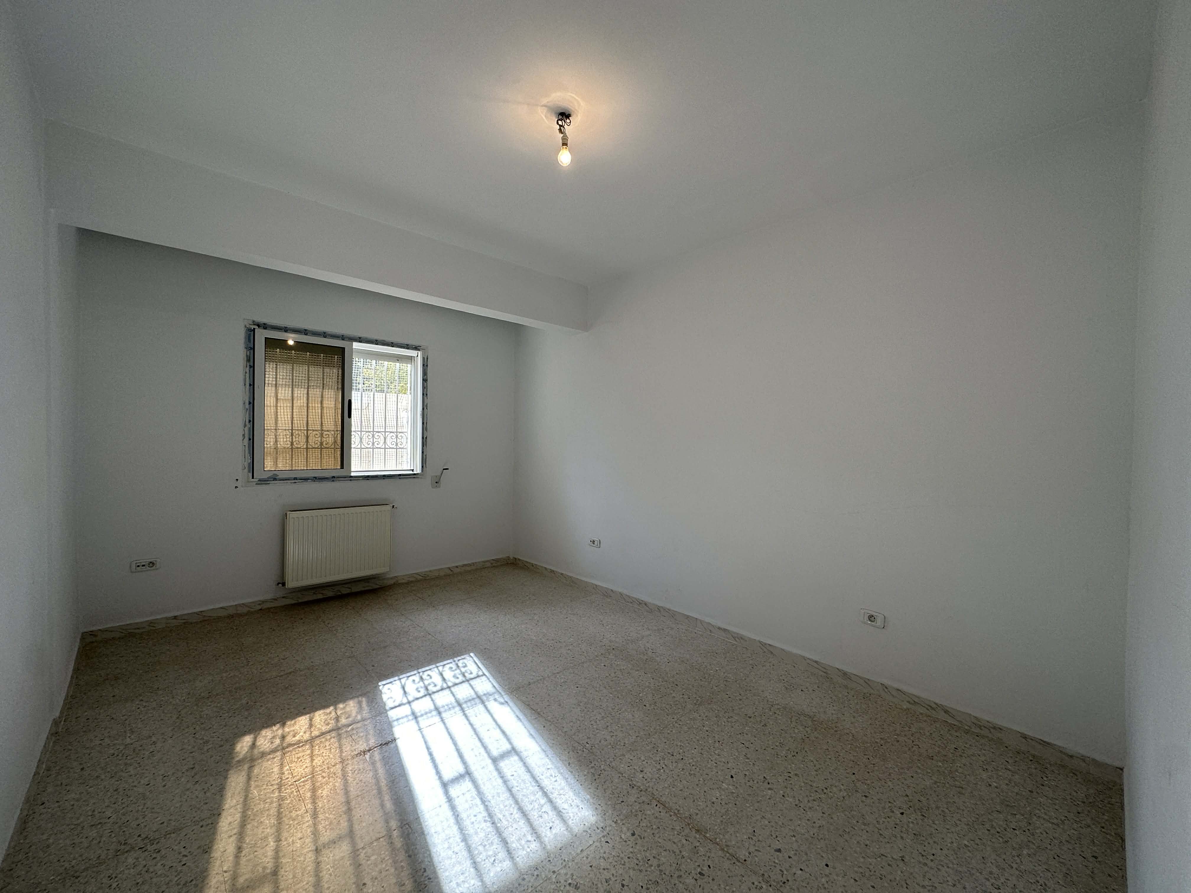 Ariana Ville El Menzah 5 Location Appart. 3 pices Rez de chausse de villa s2 avec jardin  menzah 5