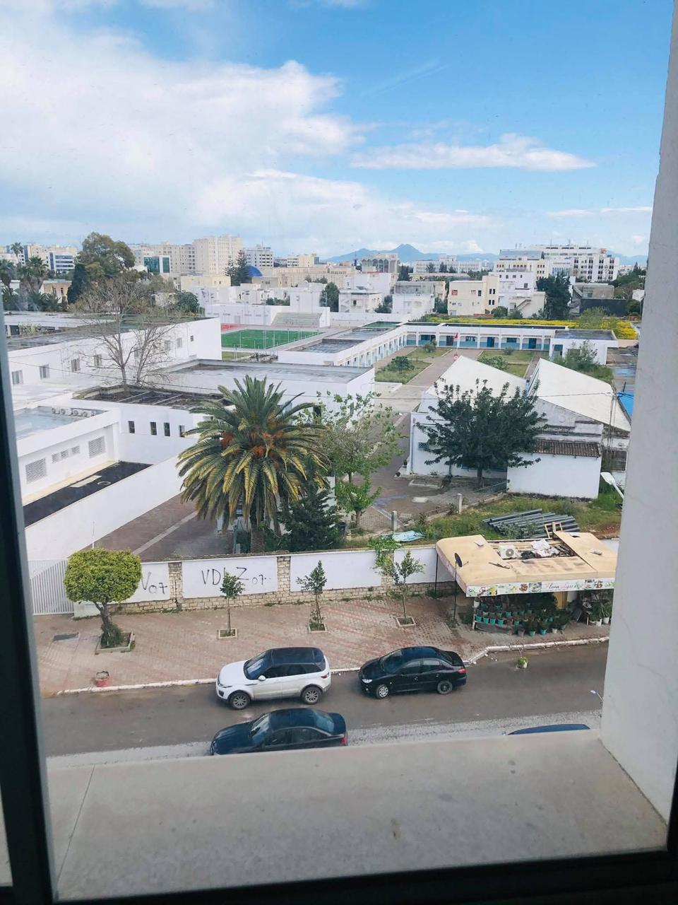 Ariana Ville Ariana Location Appart. 1 pice A cote  eye clinic bureau au 3eme etage