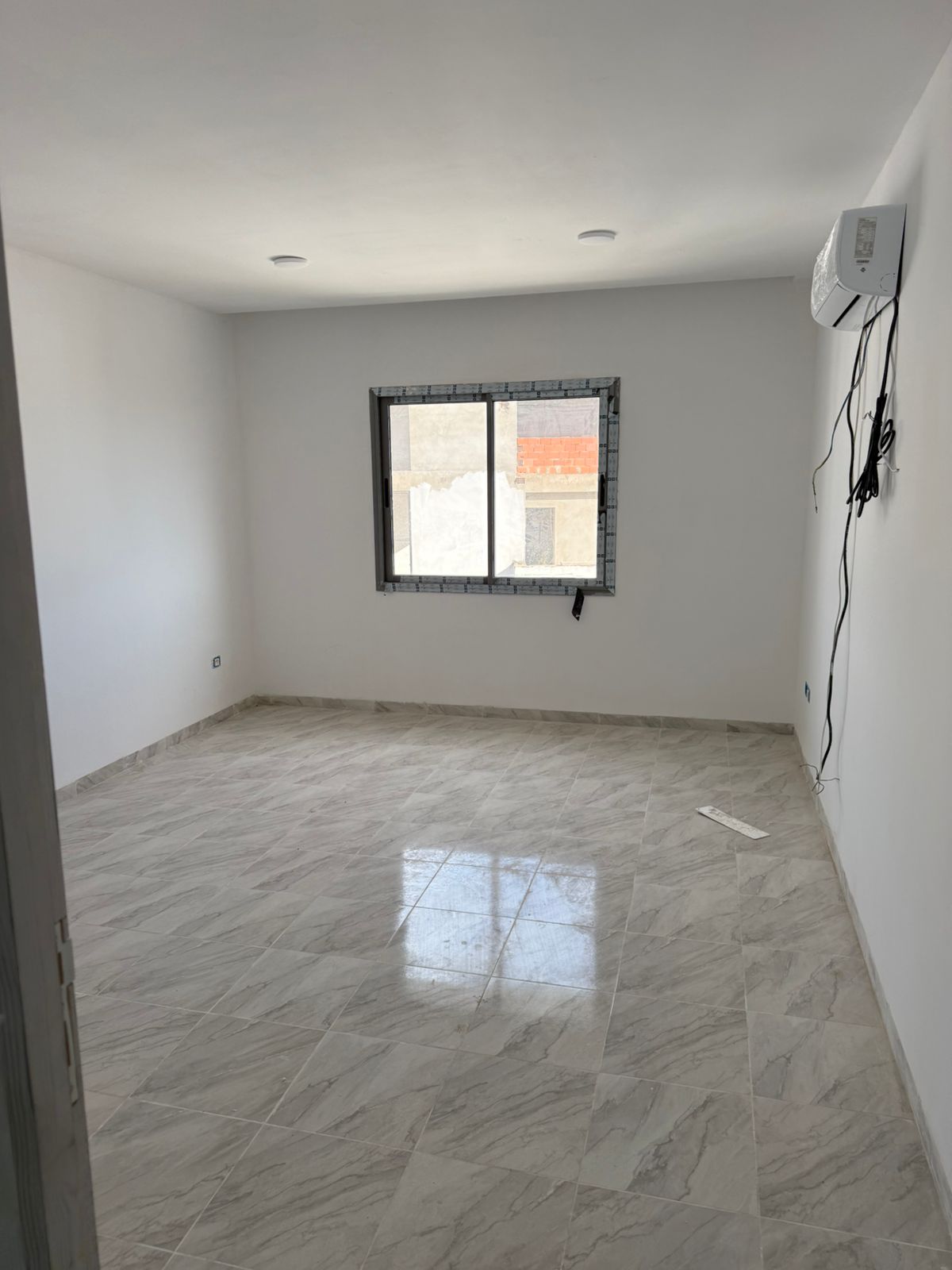 El Kram Le Kram Bureaux & Commerces Bureau Super bureau hall plus 4 pices au lac 3 kram