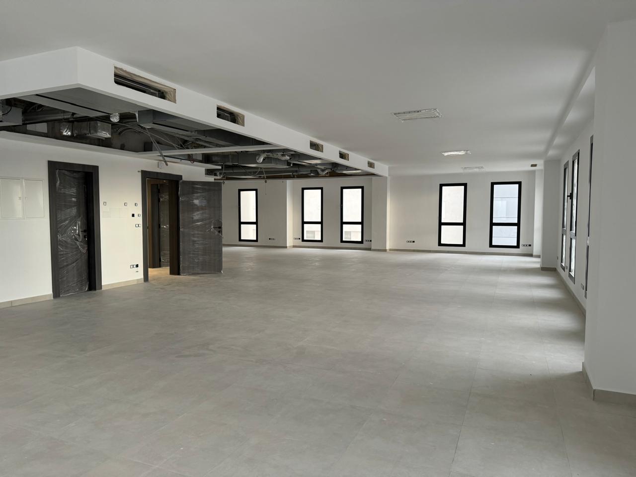 El Kram&nbsp;Le Kram&nbsp;Bureaux & Commerces&nbsp;Bureau&nbsp;Super immeuble bureautique neuf au lac 3