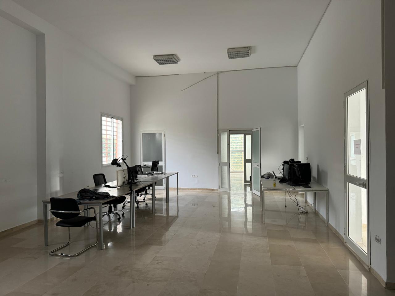 El Kram Le Kram Bureaux & Commerces Bureau Bureau au rdc 230 m2 dans la zone lac 3 kram