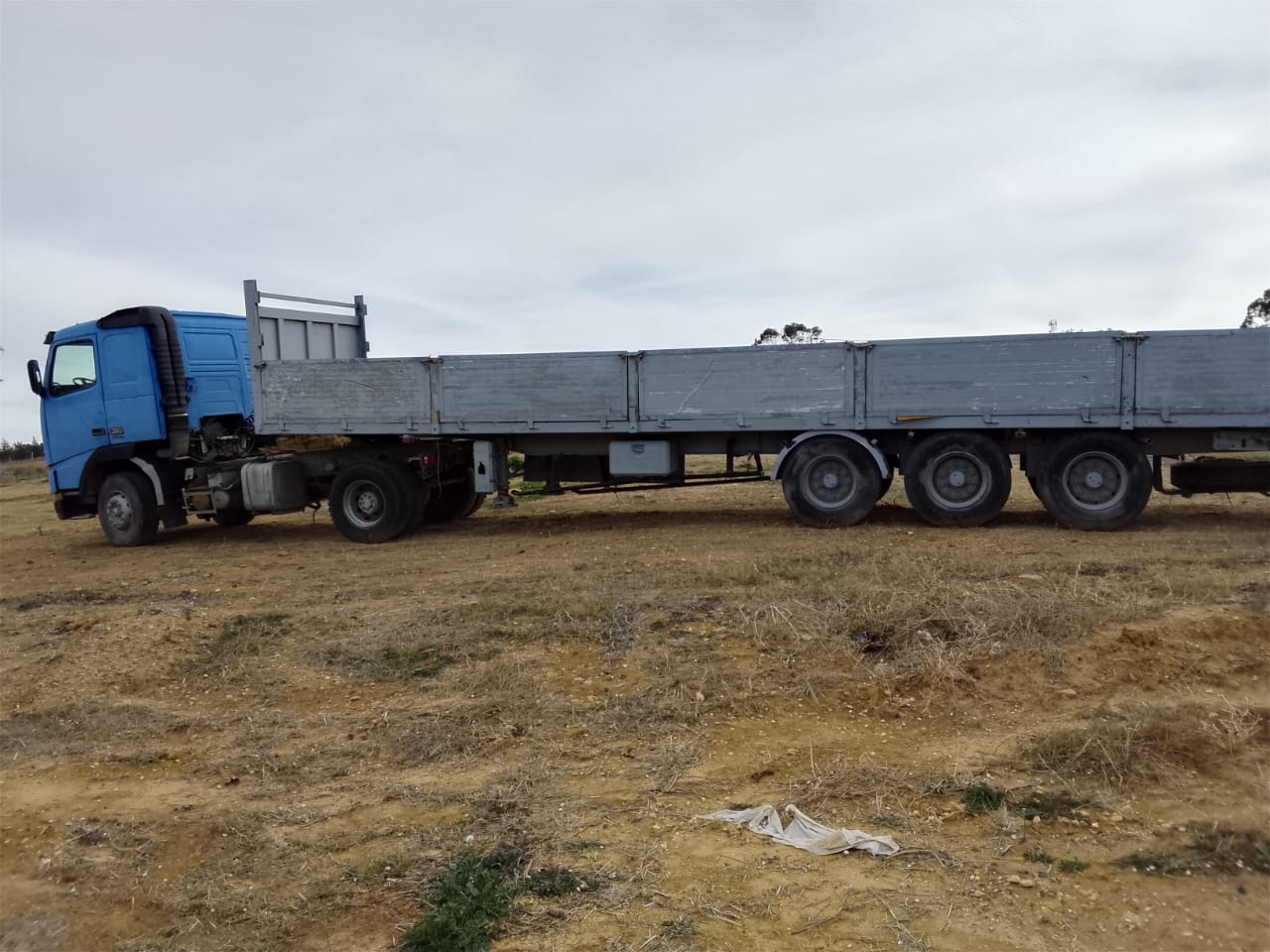 Mejez El Bab Mejez El Bab Volvo Autre Modle Tte remorque volvo et son plateau