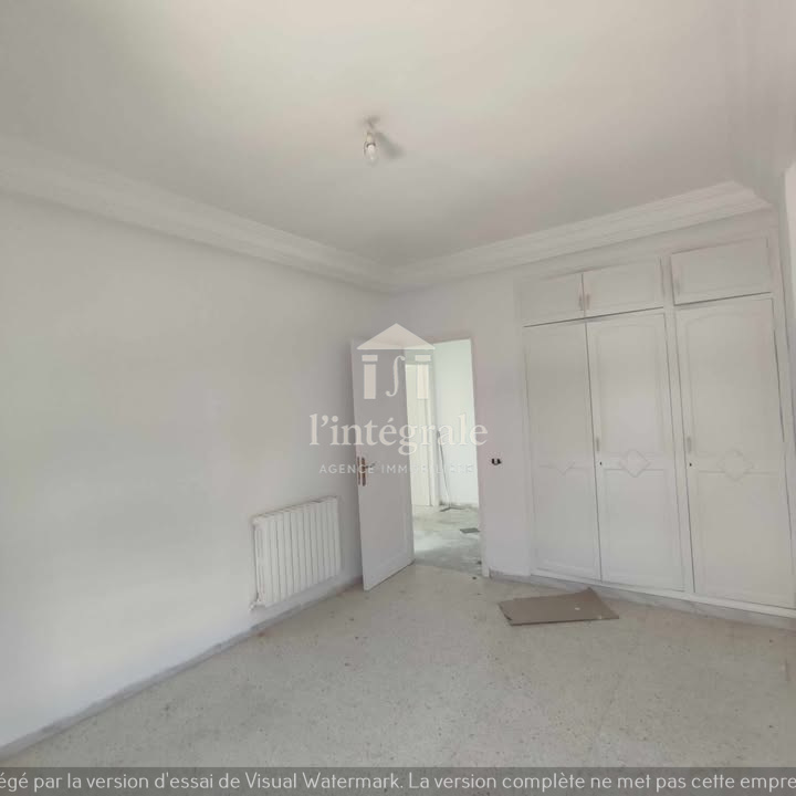 Ariana Ville Cite Ennasr 1 Location Appart. 4 pices S3 avec place de parking