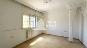 Ariana Ville Borj El Baccouche Vente Maisons Tage de villa  s2 de 183m2  borj