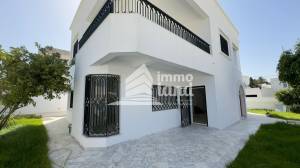 Ariana Ville El Menzah 5 Vente Maisons Villa s5 de 462m2 terrain et 350m2