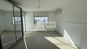 La Soukra Borj Louzir Location Maisons Tage de villa s3 de 180m2  borj