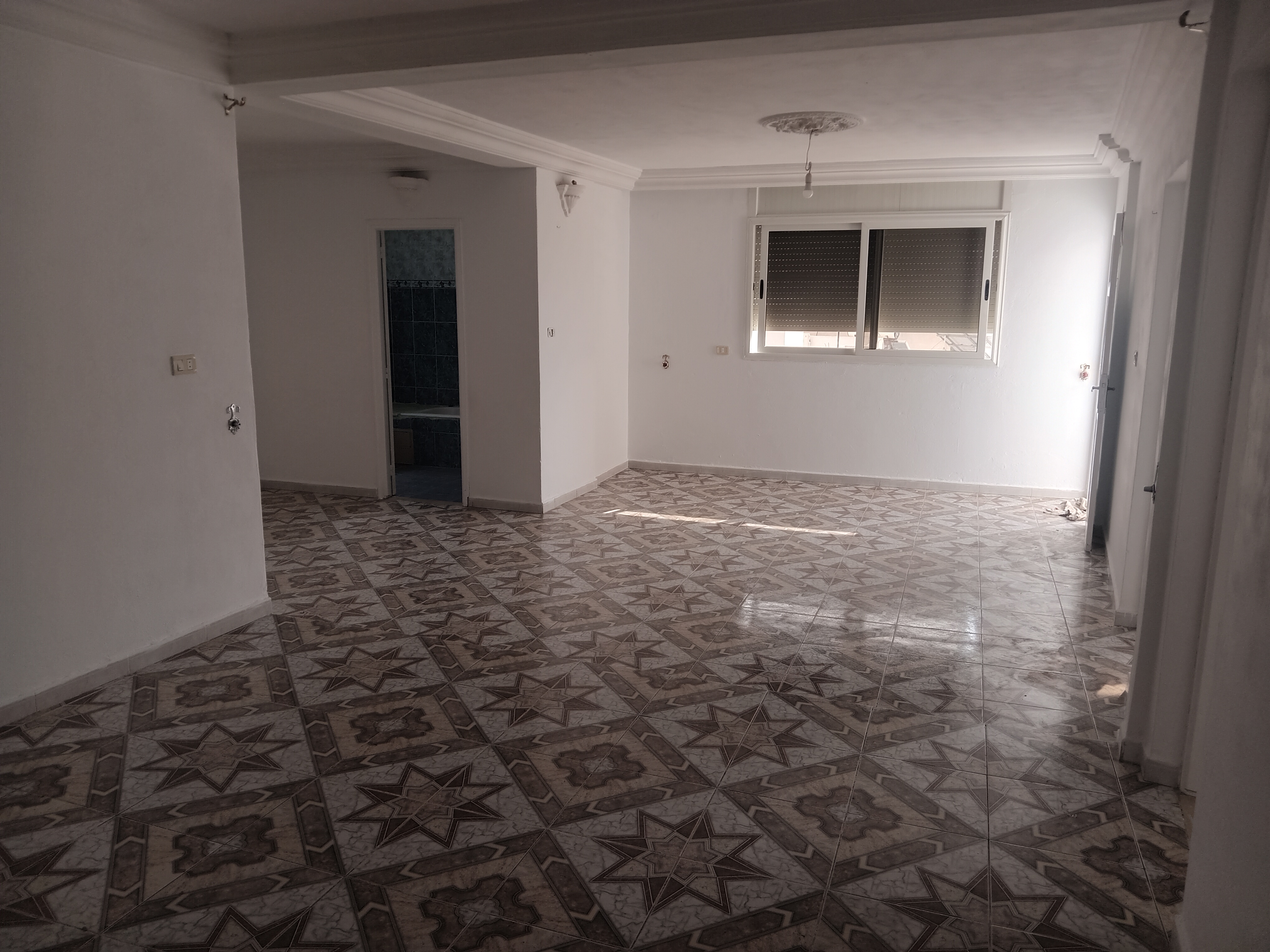 Raoued Cite Ennkhilet Location Appart. 3 pices Maison au 2eme etage