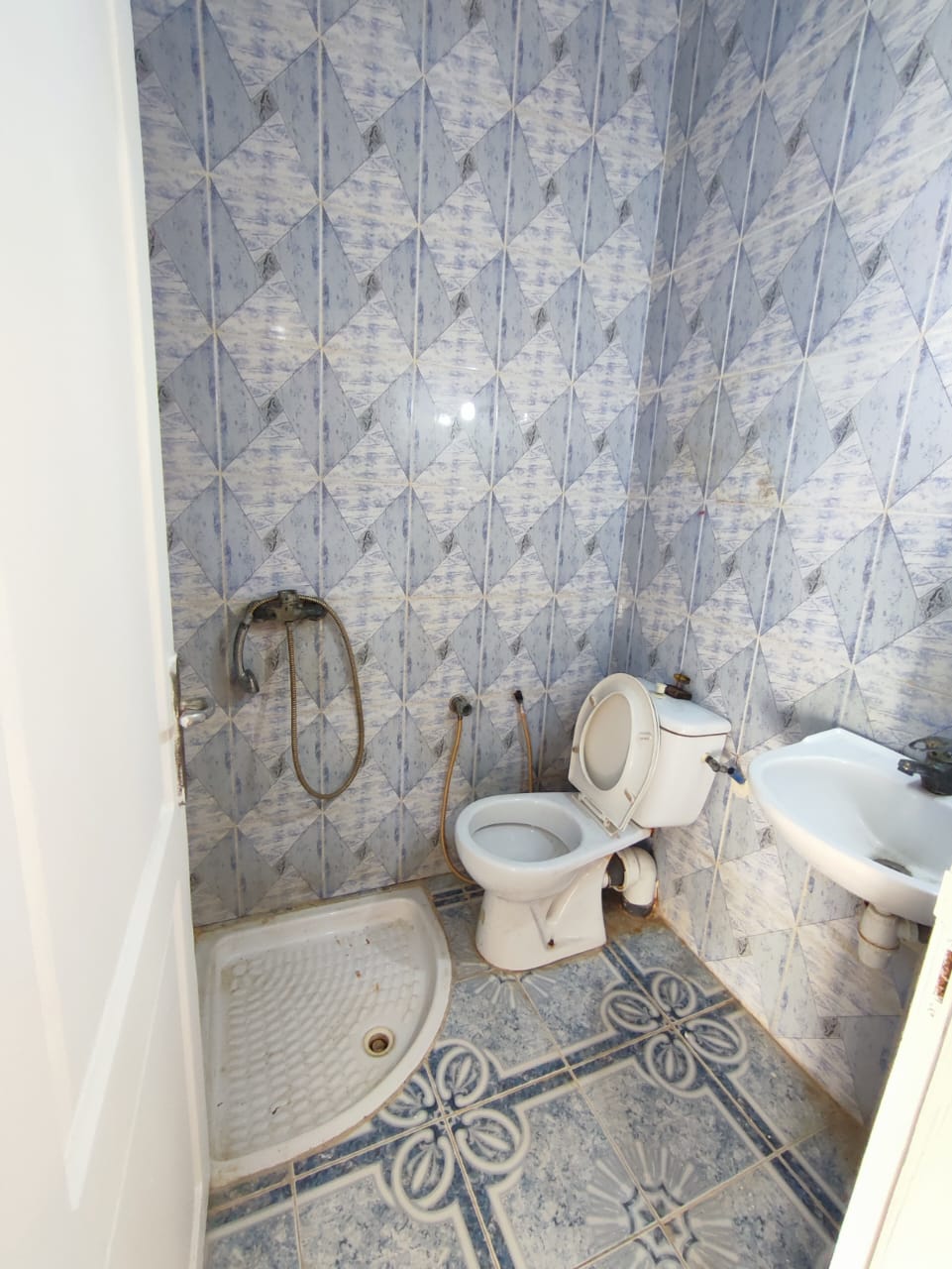 Ezzahra Ezzahra Location Appart. 1 pice Studio  ezzahra