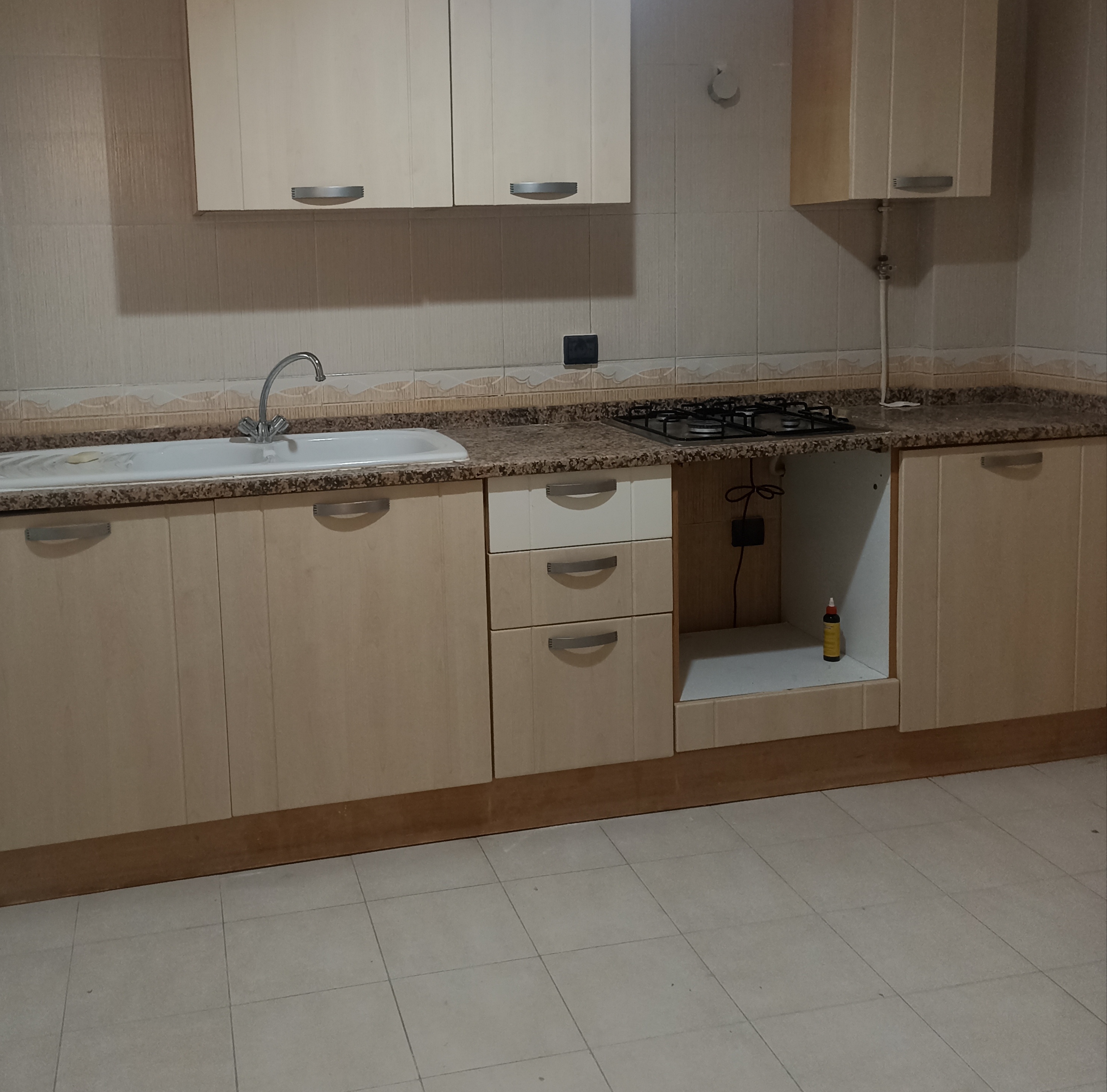 La Marsa El Aouina Location Appart. 2 pices Jolie s plus 1 vide les palmeraies