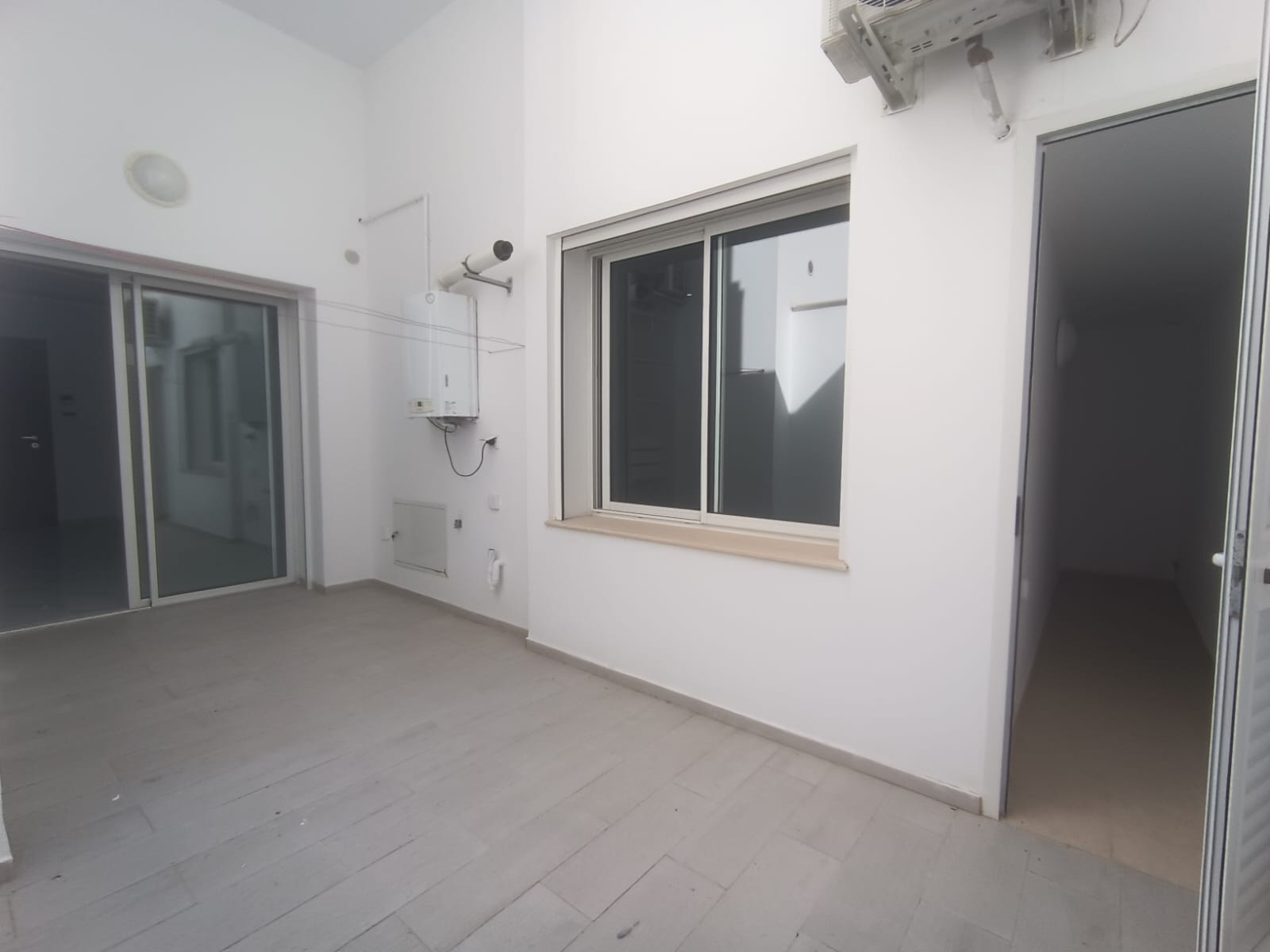 Ariana Ville Cite Ennasr 2 Location Appart. 2 pices Ennasr s1 neuf haut standing  cot slim school