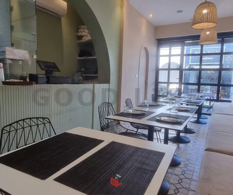 La Marsa Marsa Safsaf Bureaux & Commerces Surfaces Pizzeria  la marsa