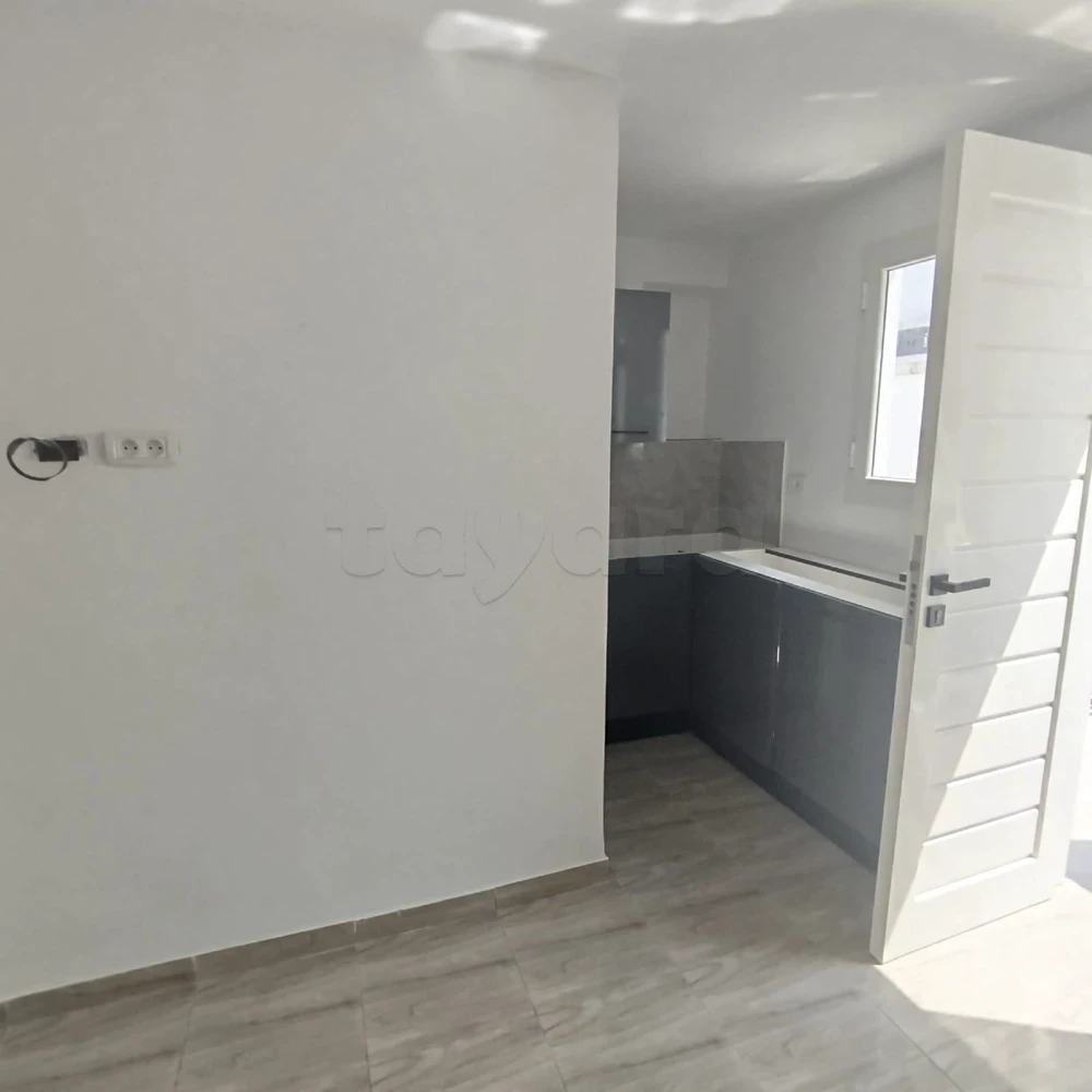 El Menzah El Manar 2 Location Appart. 1 pice Joli studio s0 vide  manar2