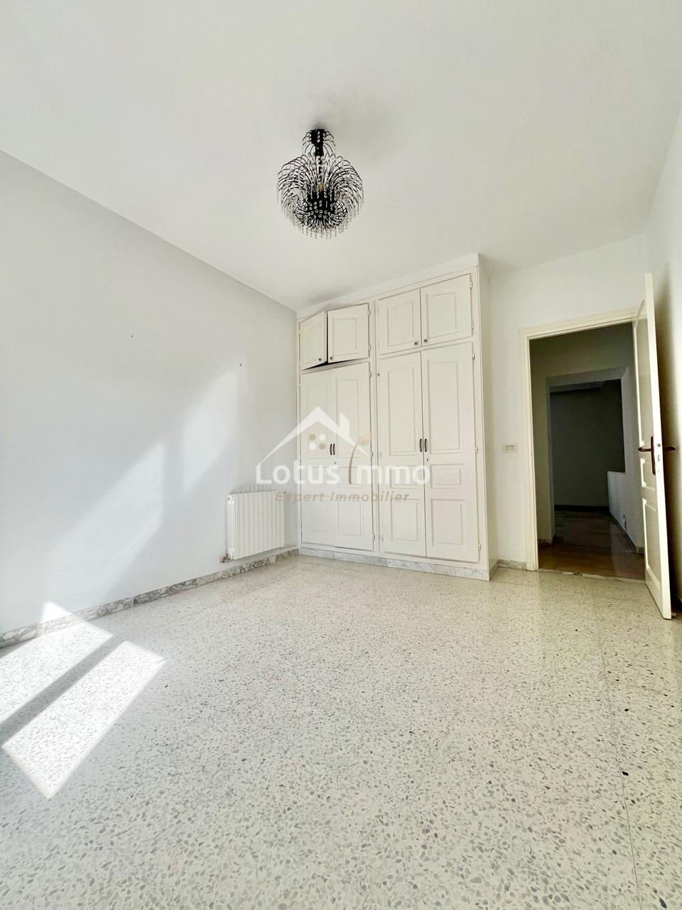 Ariana Ville Cite Ennasr 1 Vente Appart. 5 pices+ Appartement s4  ennasr 1