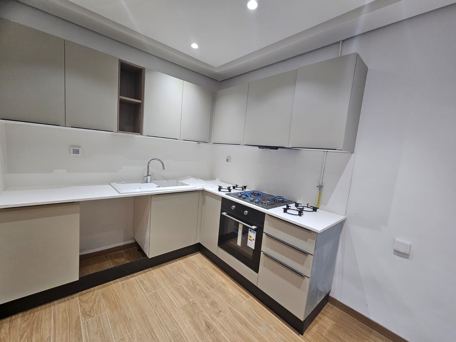 Mnihla Jardins d'el Menzah Location Appart. 2 pices Un appart s 1 jamais habit jardin d'el menzah