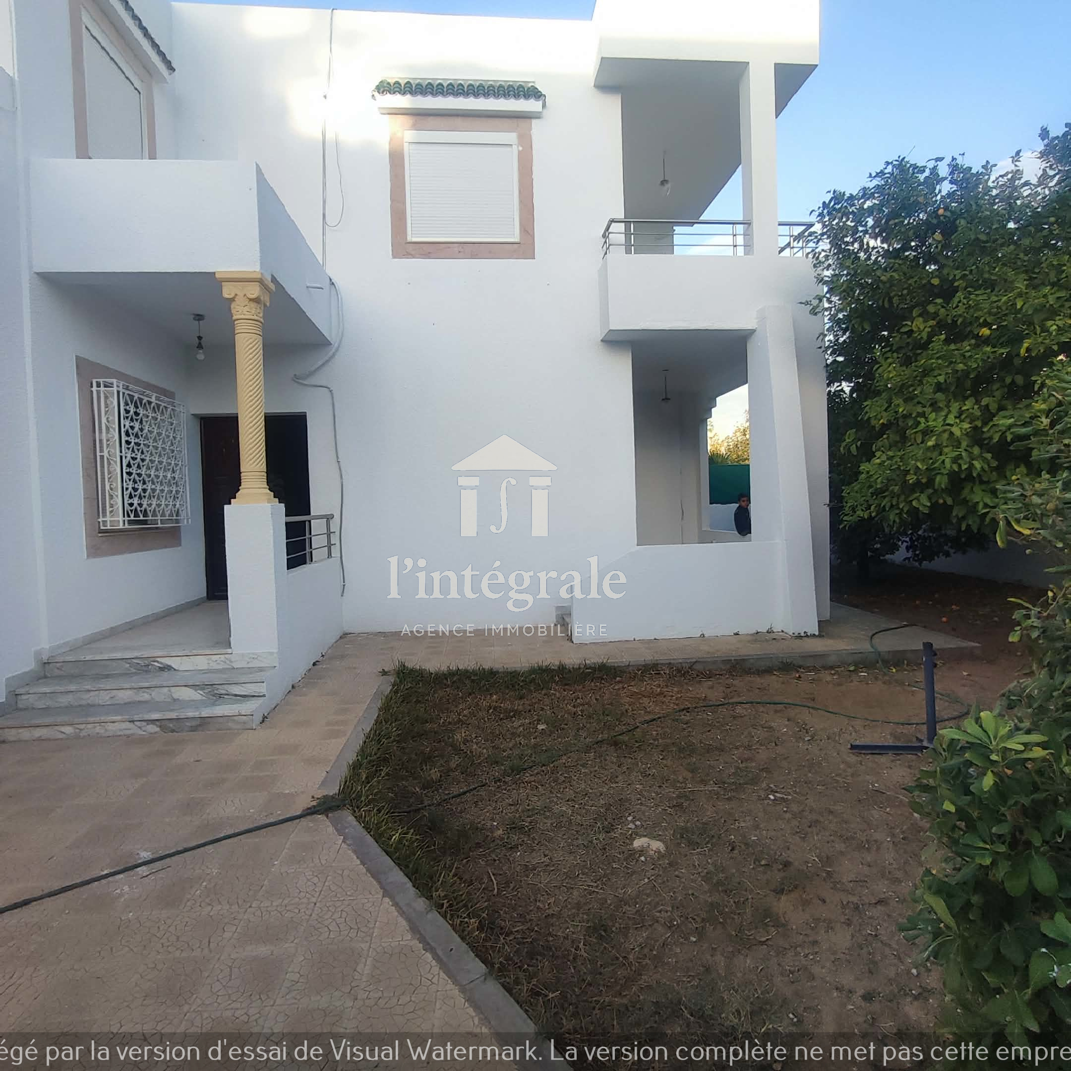 El Menzah El Menzah 9 Location Maisons Une belle villa  duplex avec jardin manar3