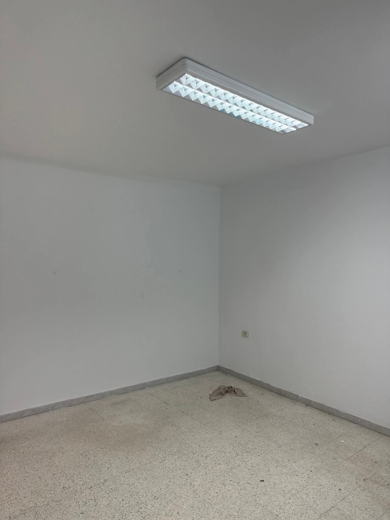 El Mourouj El Mourouj Location Appart. 2 pices Bureau mourouj4 center commercial