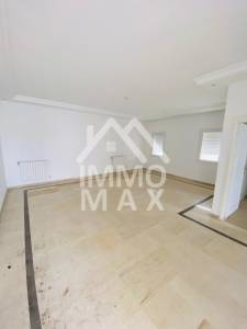 Ariana Ville El Menzah 6 Vente Maisons A  un triplex a menzah 6 ref67a