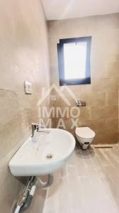 El Menzah El Menzah 4 Location Maisons A  des halls 2 au menzah 4 ref74a