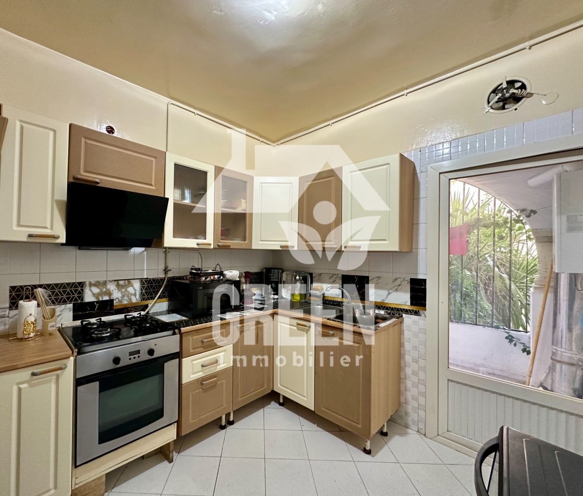La Marsa El Aouina Vente Appart. 4 pices Appartement  zahra