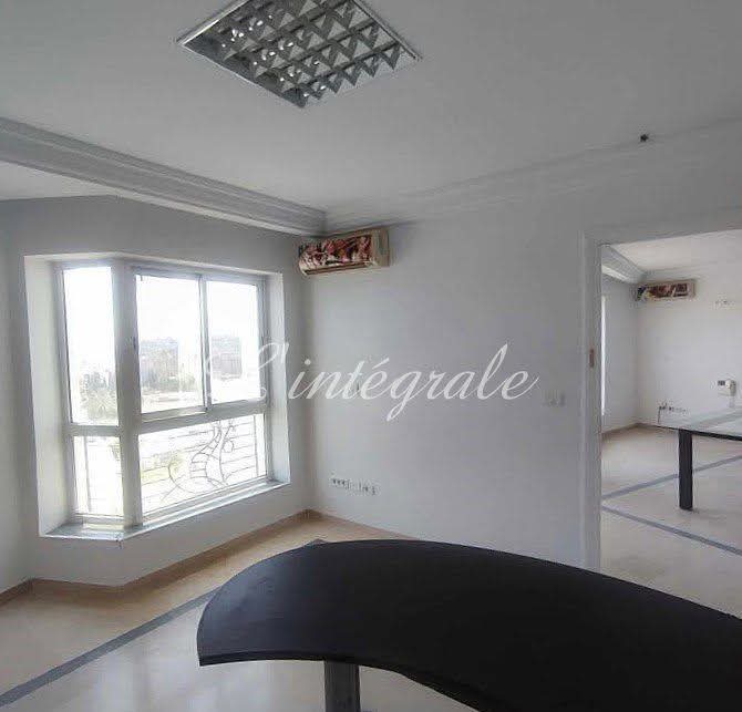 Ariana Ville Cite Ennasr 2 Bureaux & Commerces Bureau Bureau h2 avec une belle vue