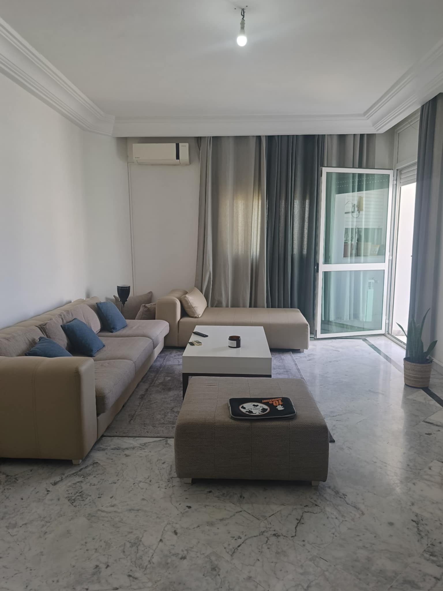 La Soukra La Soukra Vente Appart. 4 pices Spacieux se a la soukra