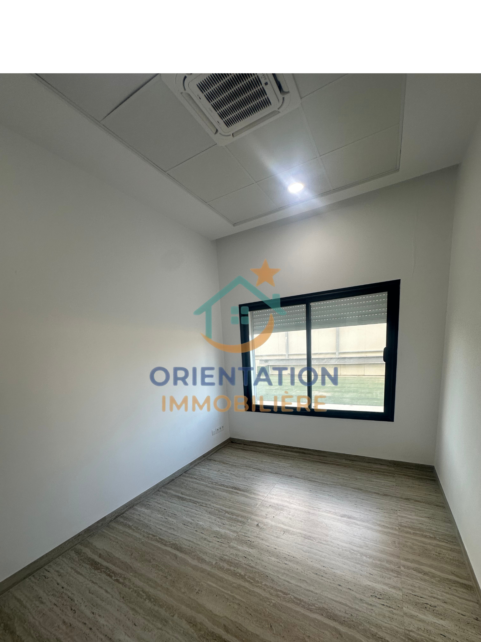 La Soukra La Soukra Bureaux & Commerces Bureau Bureau a la soukra