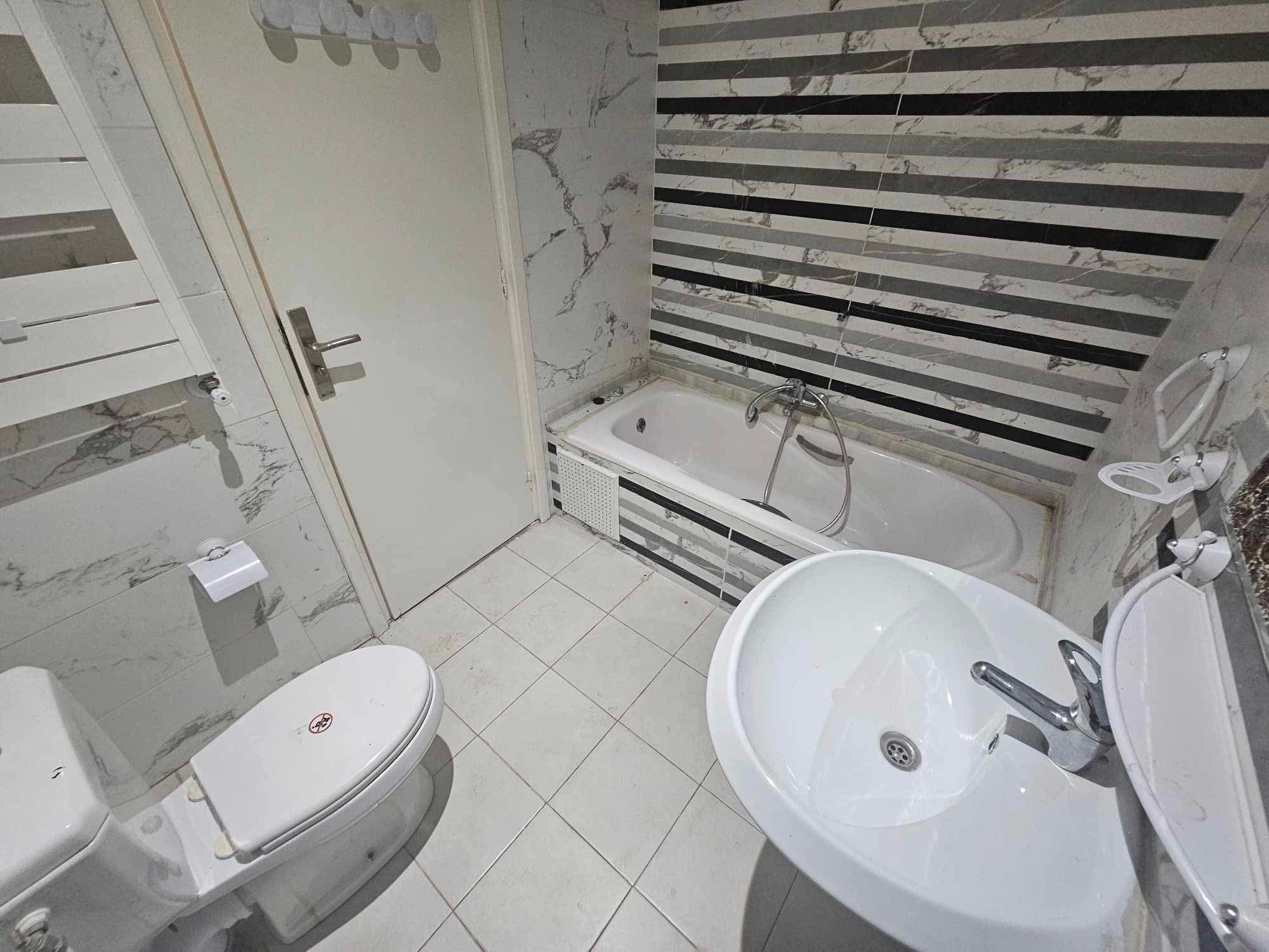 Ariana Ville Riadh Landlous Location Appart. 4 pices S3 1400 d riadh andalous