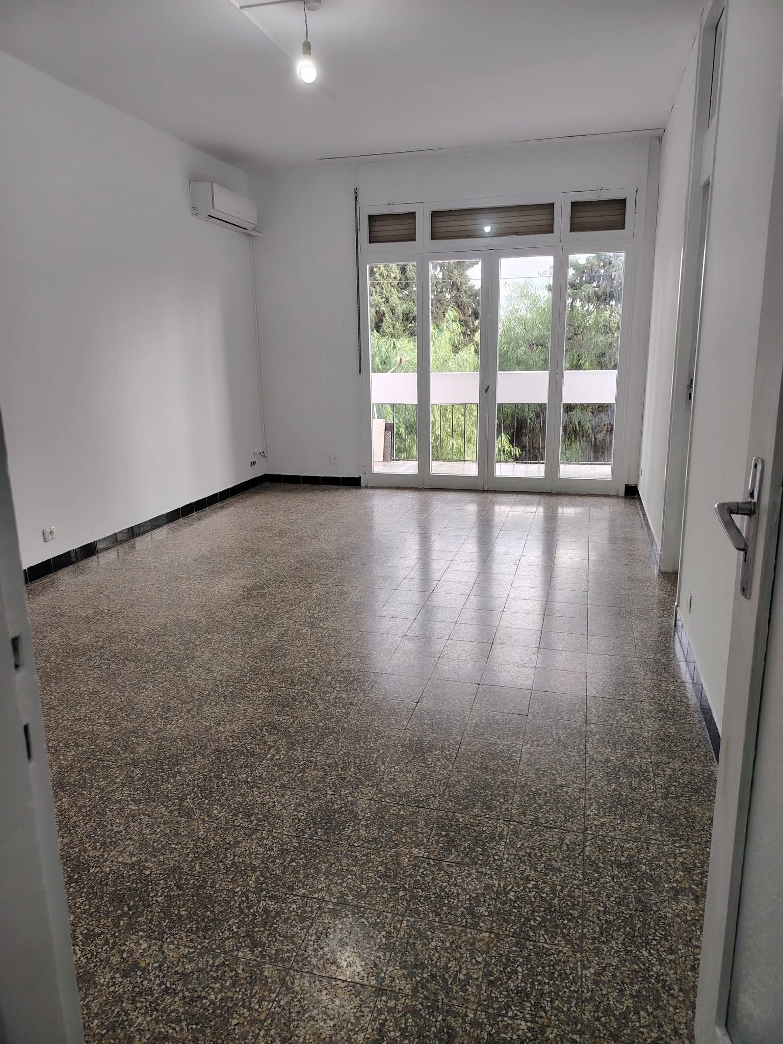 El Menzah El Menzah 1 Location Appart. 4 pices S3  1200 d menzah 1