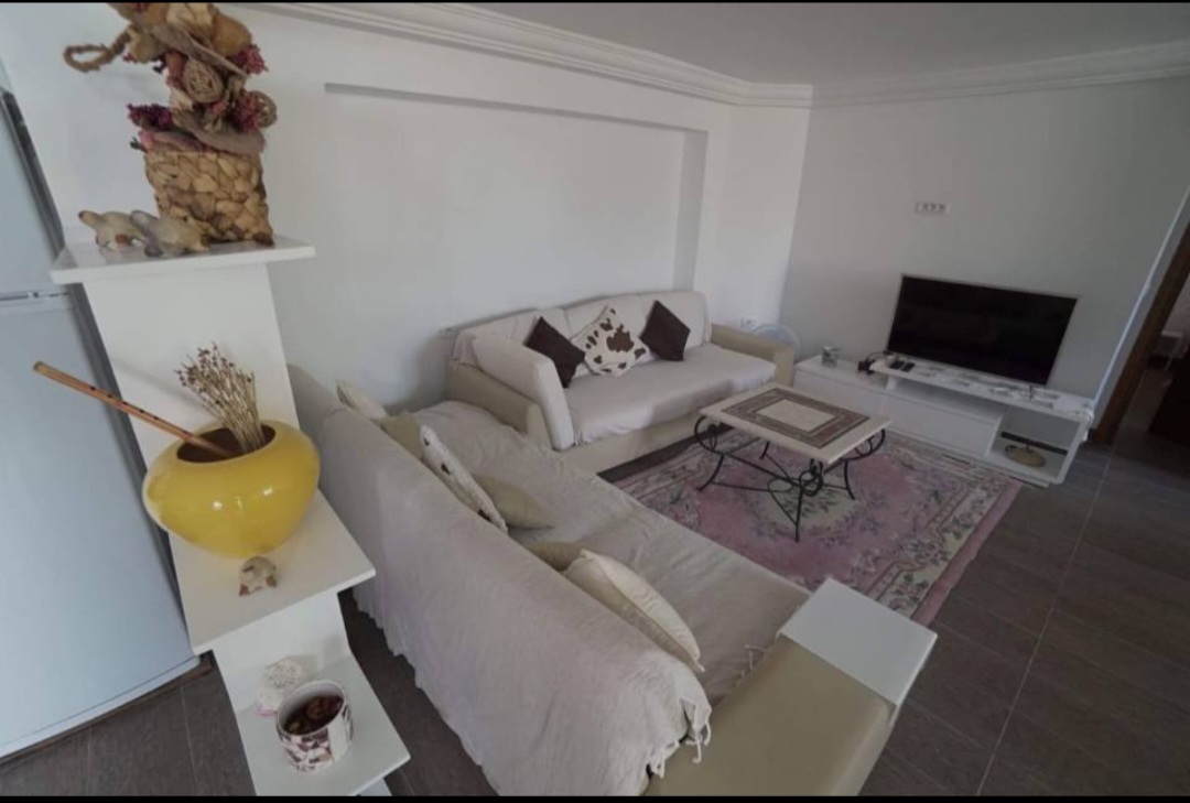 Ariana Ville Cite Ennasr 2 Location Appart. 3 pices S1 au rez de jardin  1200 d meuble