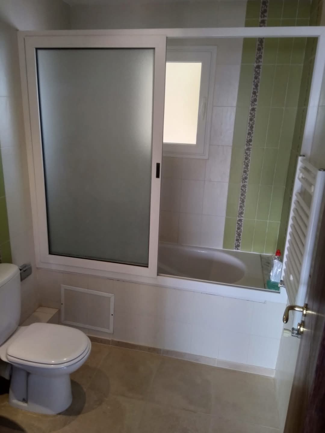 Ariana Ville Riadh Landlous Location Appart. 4 pices S3 1400 d riadh andalous