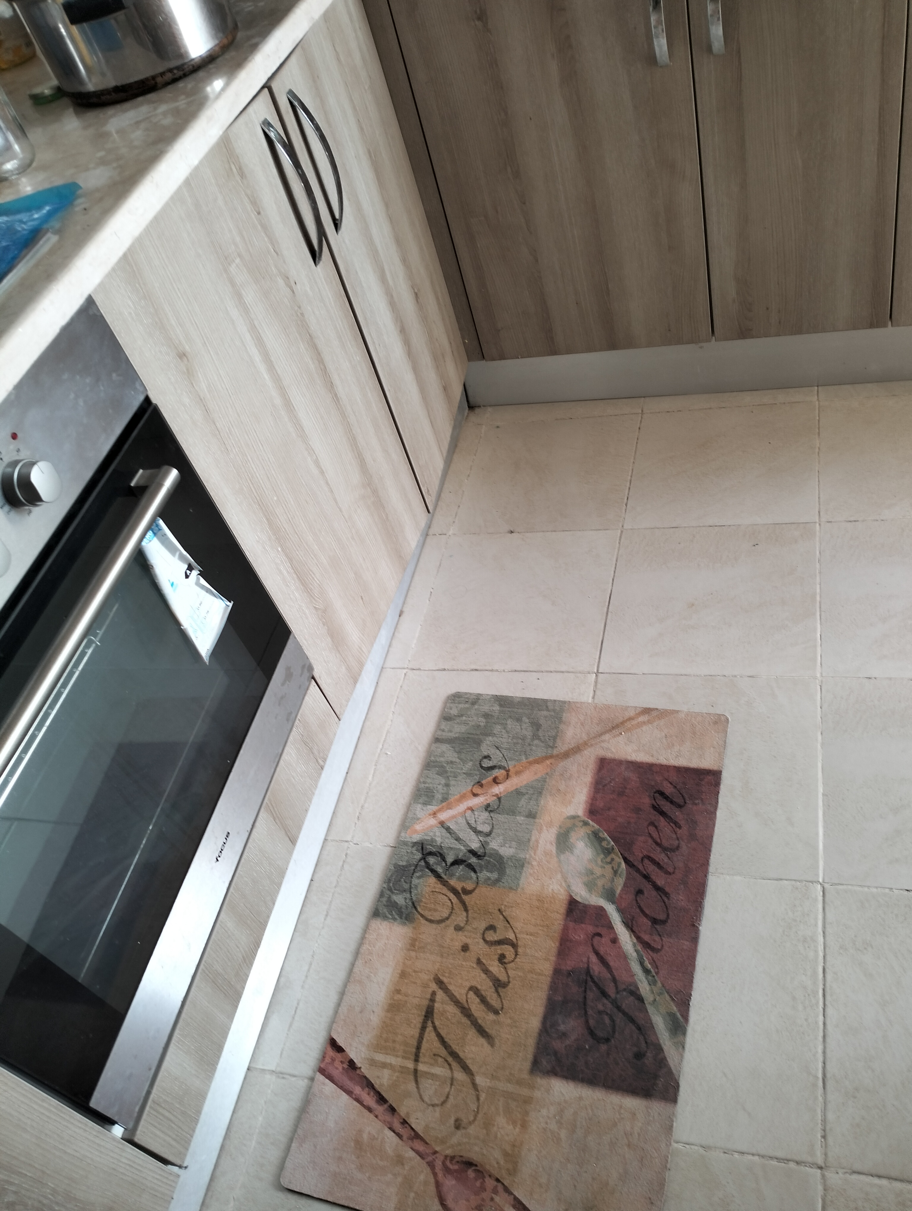 La Soukra Borj Louzir Location Appart. 3 pices App semi meubl trs propre