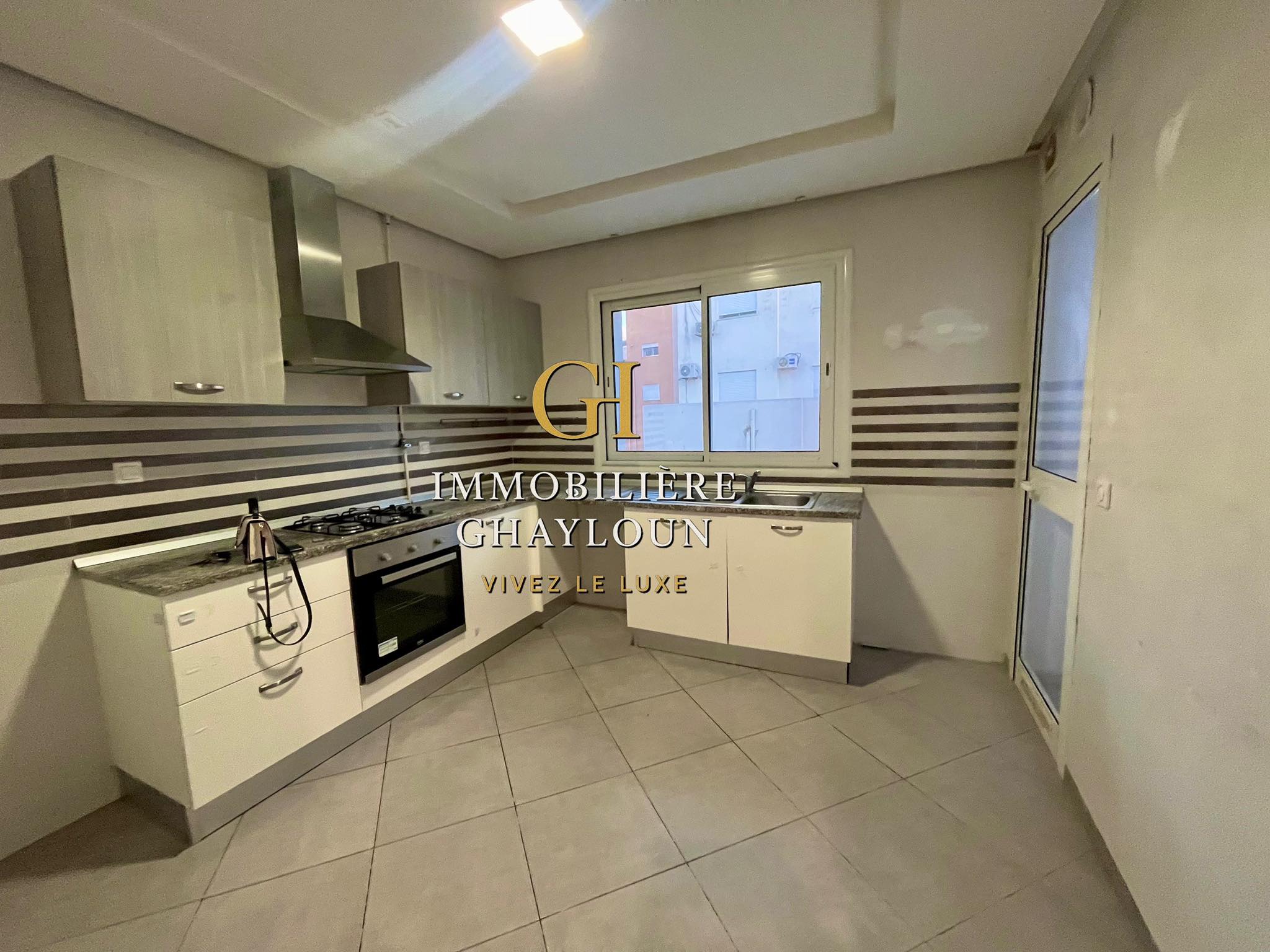 El Menzah El Menzah 9 Location Appart. 3 pices Appartement s2  el menzah 9c 120