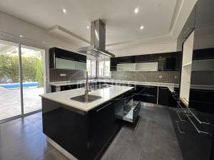 La Soukra Chotrana 3 Vente Maisons   villa de prestige  la soukra ref479a