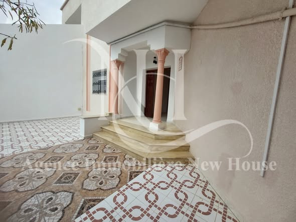 Bizerte Nord Bizerte Location Appart. 4 pices tage de villa alv 375