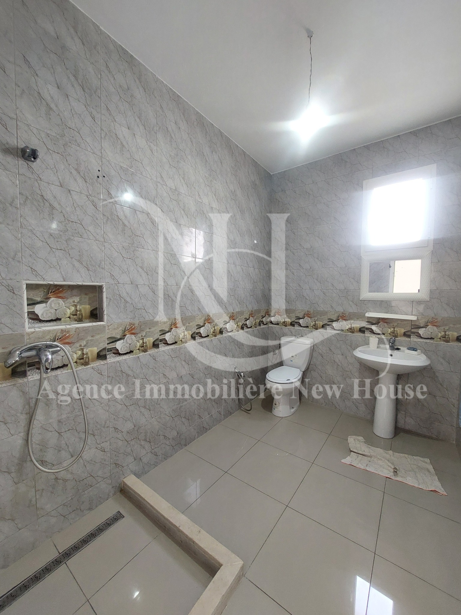 Bizerte Nord Bizerte Location Appart. 3 pices tage de villa alv 368