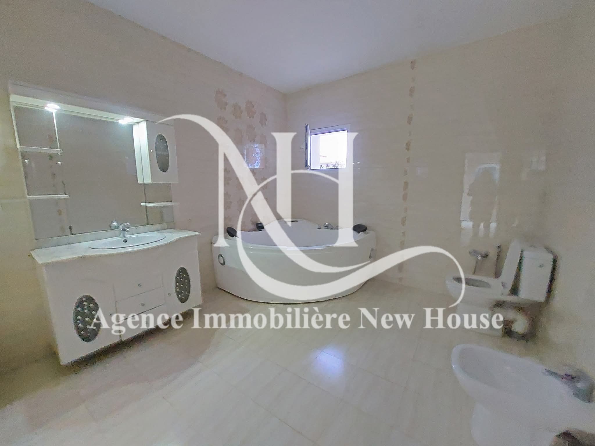 Bizerte Nord Bizerte Location Appart. 4 pices tage de villa alv 265