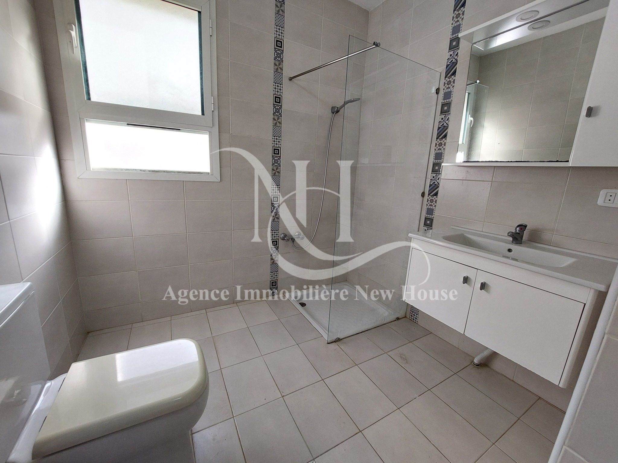 Bizerte Nord Bizerte Location Appart. 3 pices tage de villa alv 170