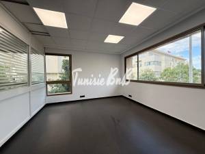 La Marsa Berge Du Lac Location Appart. 1 pice A  un bureau de 260m2 au lac2 ref899a