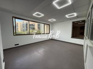 La Marsa Berge Du Lac Location Appart. 1 pice A  un bureau de 260m2 au lac2 ref899a