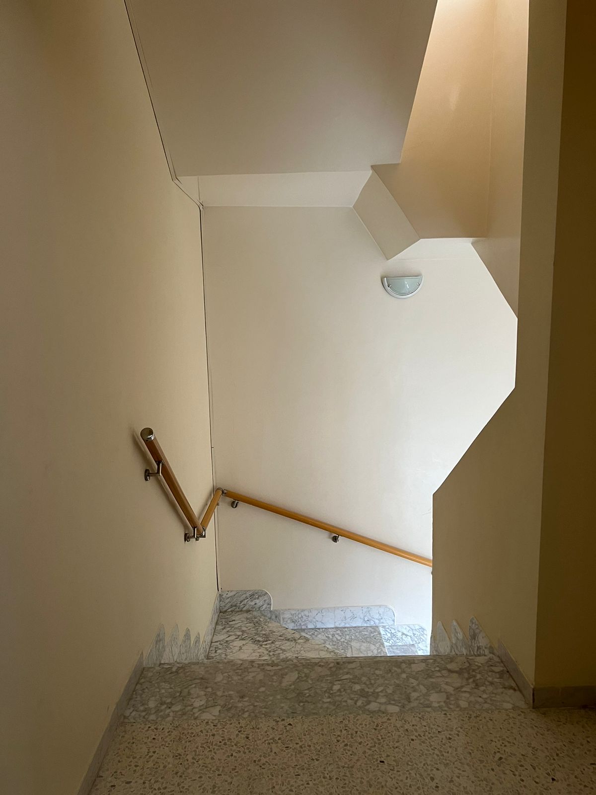 Sfax Ville Sfax Location Appart. 4 pices Etage de villa spacieux