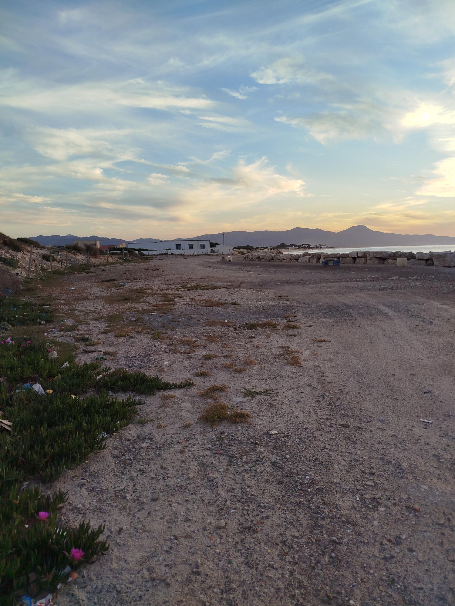 Soliman Soliman Terrain Terrain nu Terrain cot corniche soliman