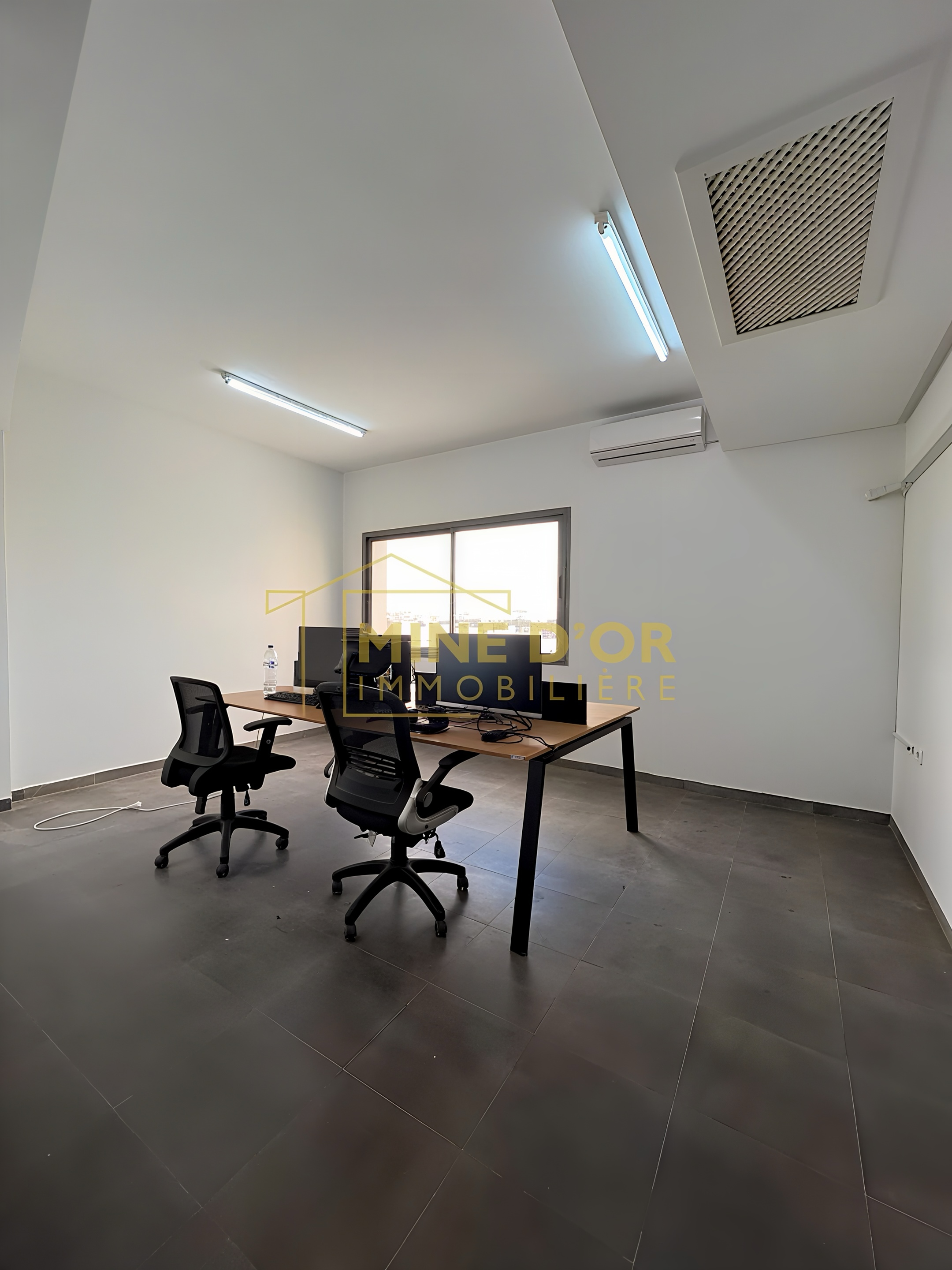 La Soukra Charguia 2 Bureaux & Commerces Bureau Bureau spacieux en 4 espaces a charguia 2