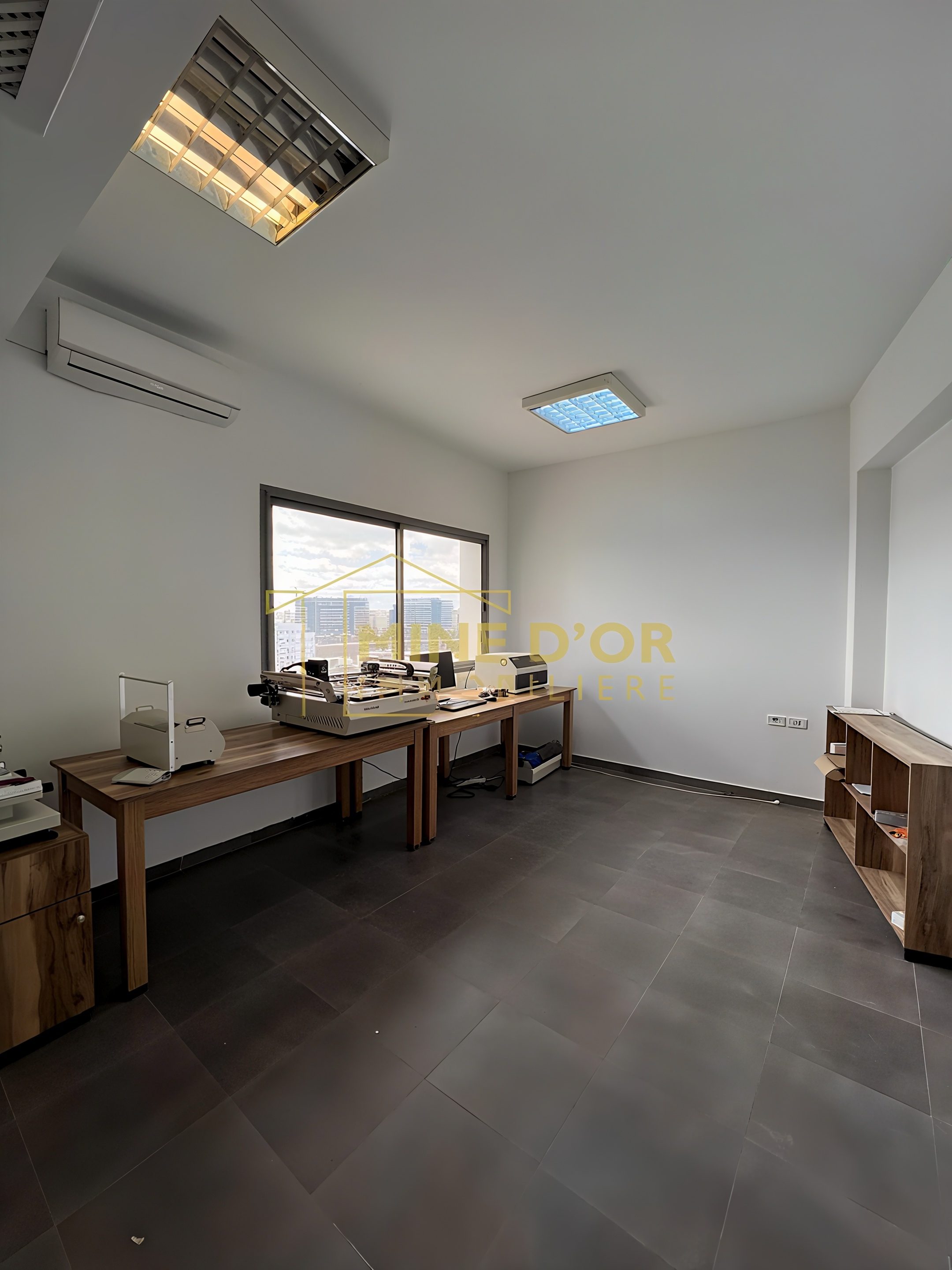 La Soukra Charguia 2 Bureaux & Commerces Bureau Bureau spacieux en 4 espaces a charguia 2