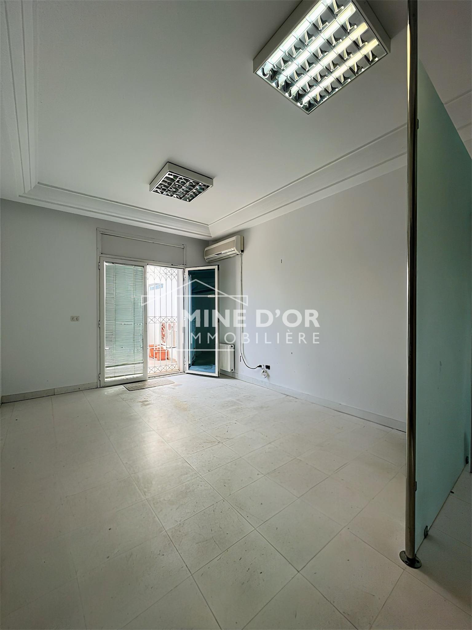 Cite El Khadra Zone urbaine nord Bureaux & Commerces Bureau Al bureau 4 espaces avec jardin a la zone urbaine