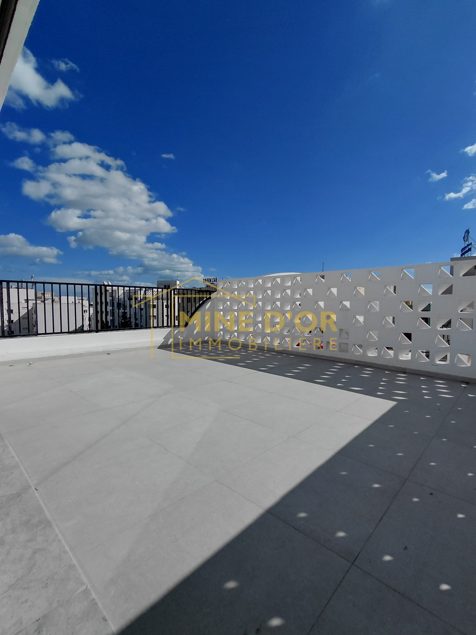 La Marsa Berge Du Lac Bureaux & Commerces Bureau Al un bureau retap  neuf en open space au lac 1